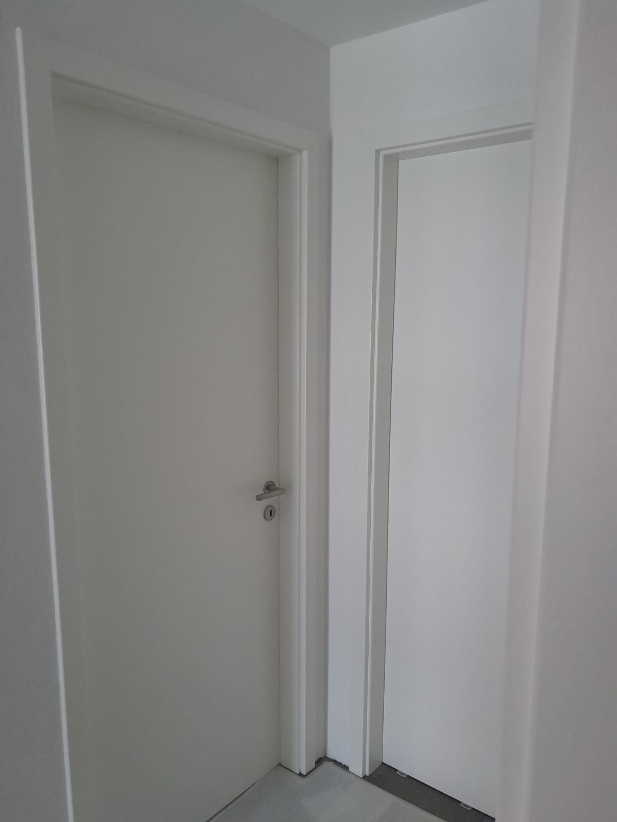 Portes intérieures blanches posées sur mesure